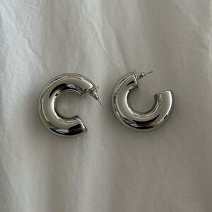 Chunky silver hoops 😍